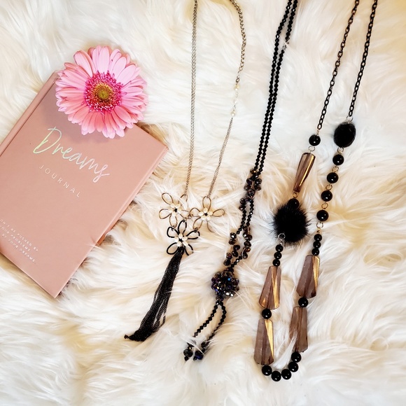 Beautiful Long Necklaces Bundle (All 3 Necklaces included) - Picture 1 of 7